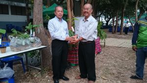 แจกกล้าไม้อุดร2