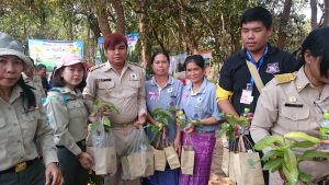 แจกกล้าไม้อุดร9