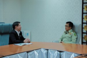 นายอดิศร นุชดำรงค์ อธิบดีกรมป่าไม้ ให้สัมภาษณ์ กับผู้สื่อข่าวของหนังสือพิมพ์ อปท.นิวส์