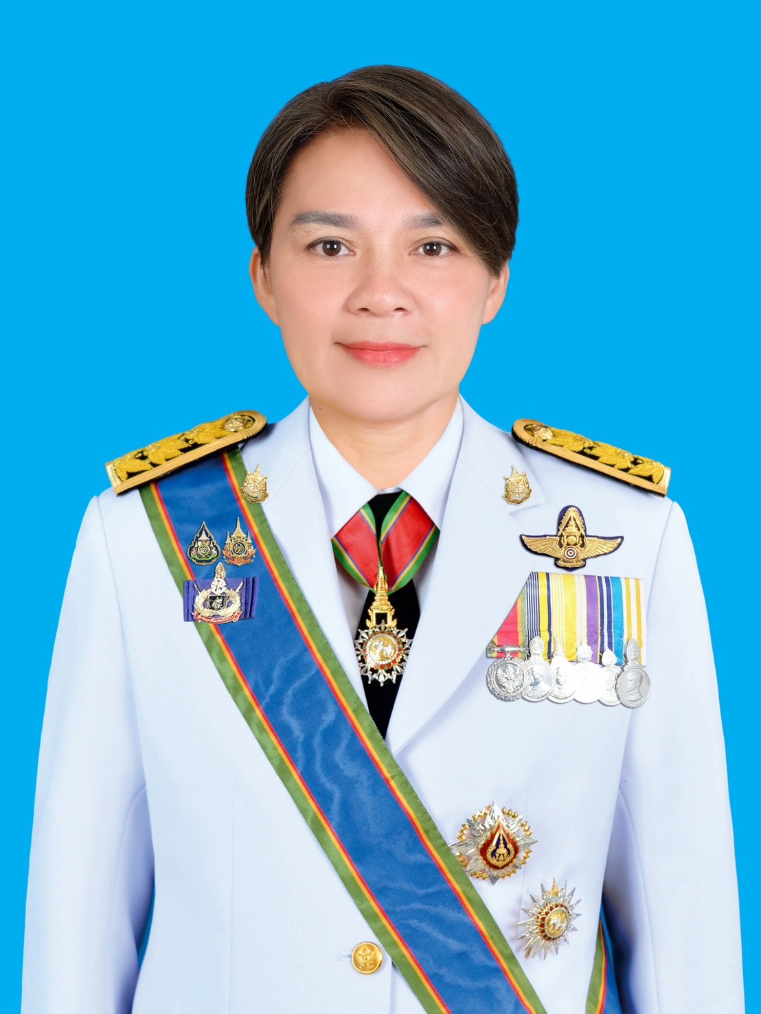 นางลักษวรรณ พวงไม้มิ่ง