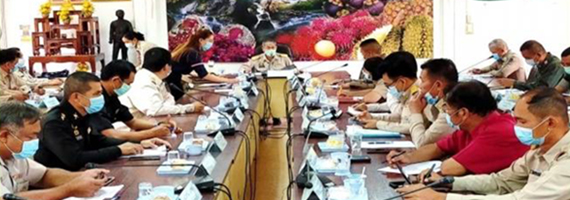 นายกฤษณพงศ์ ลาดผารัมย์ ตำแหน่งพนักงานพิทักษ์ป่า เจ้าหน้าที่หน่วยป้องกันและพัฒนาป่าไม้บ่อไร่ หน่วยป้องกันรักษาป่าที่ ตร.3 (มะนาว) ร่วมประชุมประจำเดือน โดยมีนายภานุวัฒน์ พุทธเกสร นายอำเภอบ่อไร่ เป็นประธานที่ประชุม ณ ห้องประชุมอำเภอบ่อไร่ จังหวัดตราด