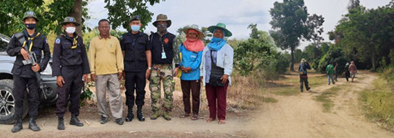 วันที่ 8-10 เมษายน 2564 เจ้าหน้าที่ส่วนจัดการที่ดินป่าไม้ สำนักจัดการทรัพยากรป่าไม้ที่ 9 (ชลบุรี) สำรวจการถือครอง ตรวจสอบพื้นที่เพื่อจำมำข้อมูลที่เป็นปัจจุบันของราษฎร หมู่ที่ 5 บ้านสวนส้ม ตำบลสะตอน อำเภอสอยดาว จังหวัดจันทบุรี กิจกรรมสำรวจทรัพยากรที่ดินและป่าไม้เพื่อจัดทำข้อมูลที่ดินและแผนที่ขอบเขตที่ดินในพื้นที่ป่าไม้ถาวร ป่าที่จะดำเนินการหมายเลข 2 จังหวัดจันทบุรี