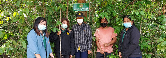 วันที่ 23 เมษายน 2564 เจ้าหน้าที่ส่วนจัดการป่าชุมชน สำนักจัดการทรัพยากรป่าไม้ที่ 9 (ชลบุรี) ดำเนินการตรวจติดตามผลการดำเนินงานงบเงินอุดหนุน (เงินกู้) กิจกรรมโครงการสร้างเศรษฐกิจชุมชนจากป่าชุมชน บ้านแปลง หมู่ที่ 11 ตำบลเกาะจันทร์ อำเภอเกาะจันทร์ จังหวัดชลบุรี