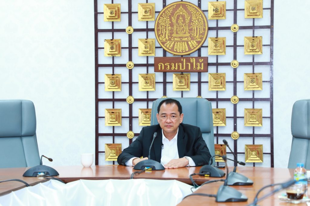 นายอุธร สุทธิมิตร ผู้อำนวยการสำนักป้องกันรักษาป่าและควบคุมไฟป่า และนายโชคชัย เลิศเกียรติวงศ์ ผู้อำนวยการส่วนแผนงานและสารสนเทศ เข้าร่วมประชุมเตรียมการถ่ายโอนภารกิจหน่วยงาน และพื้นที่ระหว่าง กรมป่าไม้ กับ กรมอุทยานแห่งชาติ สัตว์ป่า และพันธุ์พืช